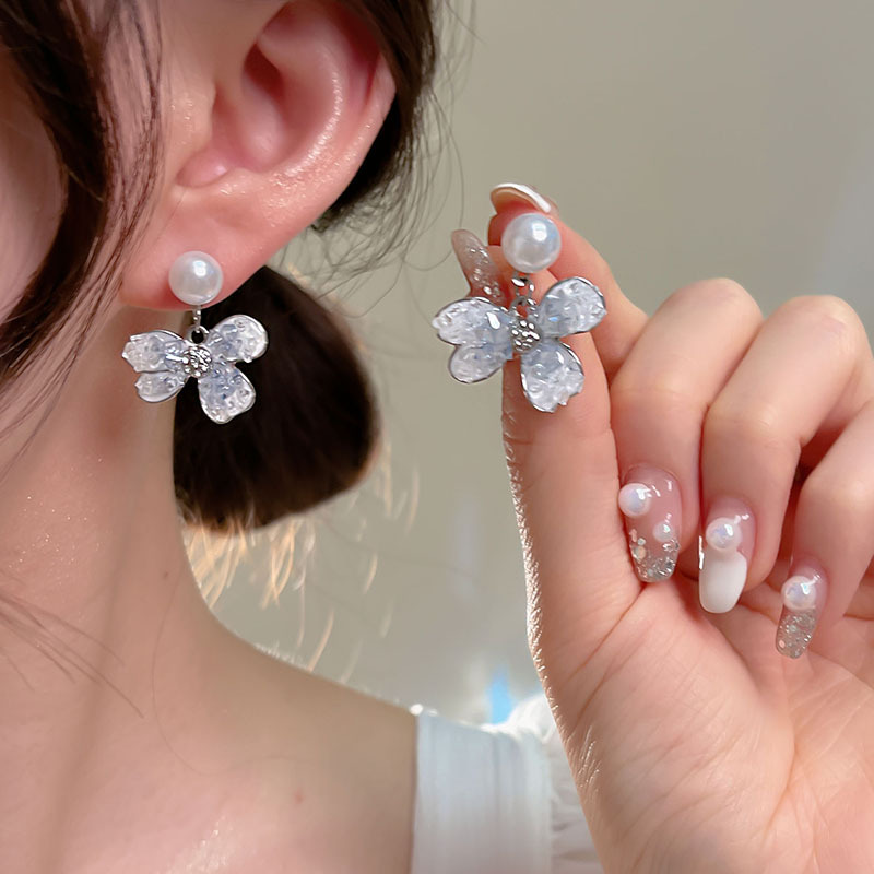 Small diamond butterfly tassel earrings, women's high-end, simple and elegant stud earrings, 2025 new style bestsellers, Internet celebrity earrings and earrings Specification drawing