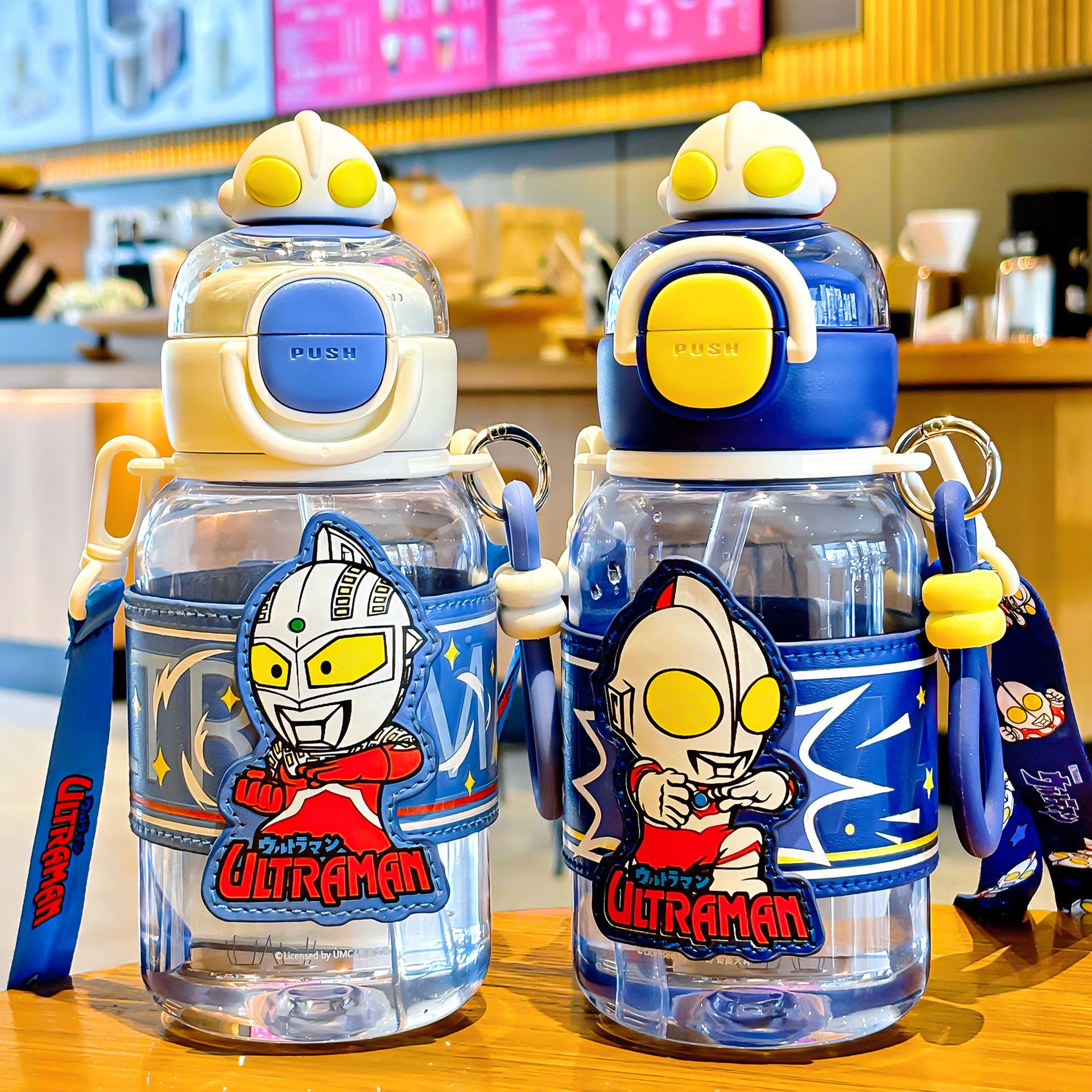 Ultraman official children's water cup, large-capacity straw cup for boys, convenient handle, cartoon double-drinking plastic cup details Picture