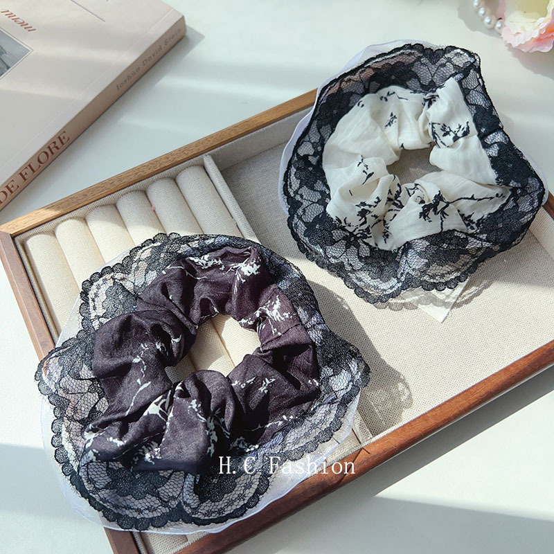 RUDAN's new spring French retro headwear features floral lace, a ponytail hair tie and a large female lace hair band full figure
