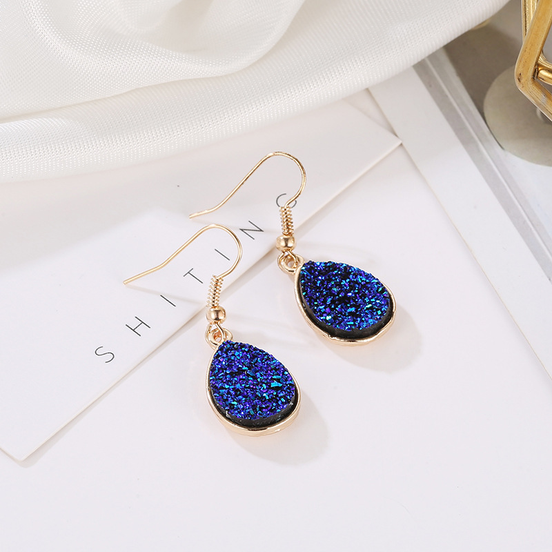 WISH Hot-selling colorful teardrop earrings, women's unique and elegant creative designs, small teardrop stud earrings wholesale Application Scenario