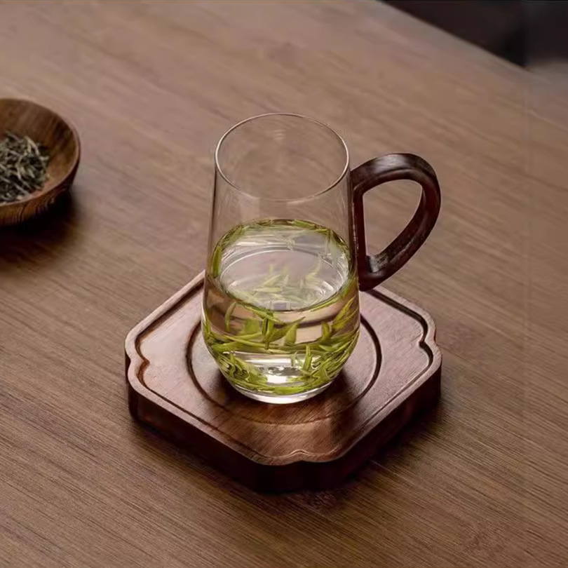 Glass green tea cup, personal water cup, high appearance level, walnut wood flower tea cup for brewing tea, household high-temperature resistant cup Application Scenario