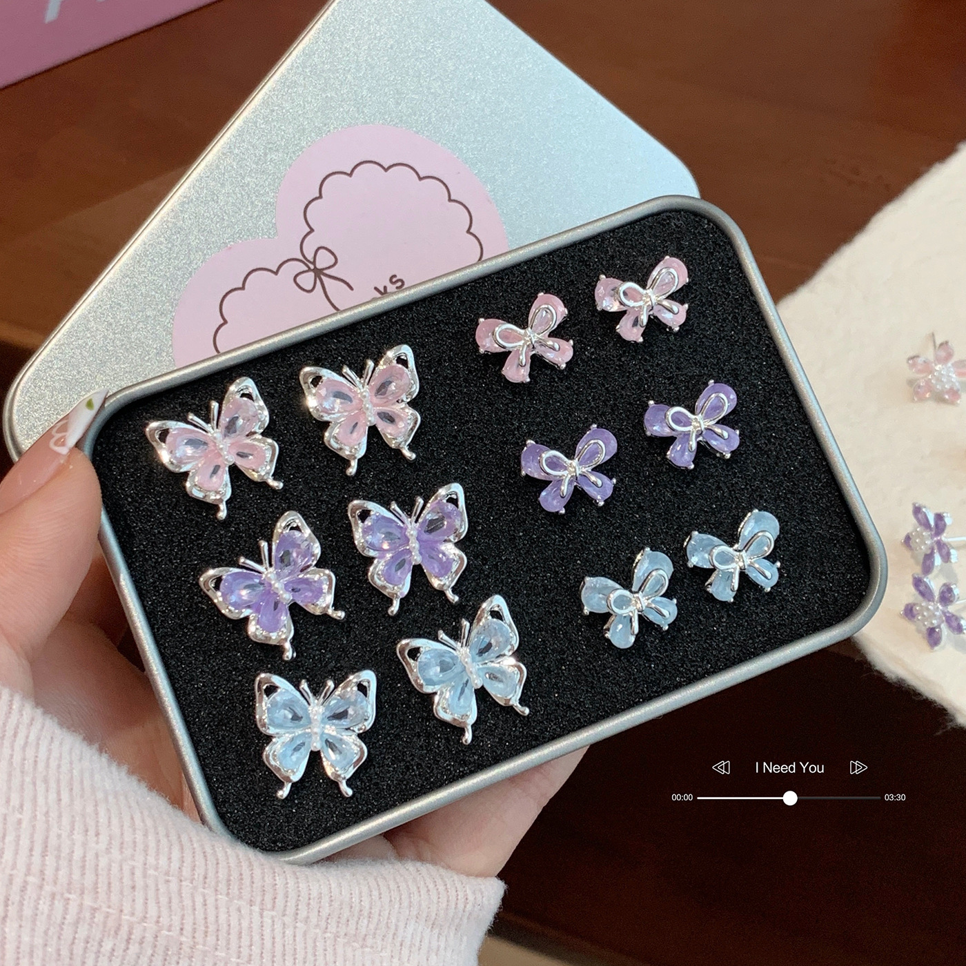 New Korean version of light luxury ice crystal zircon butterfly stud earrings, women's silver needle, colorful flowers, elegant and exquisite pearl earrings Specification drawing
