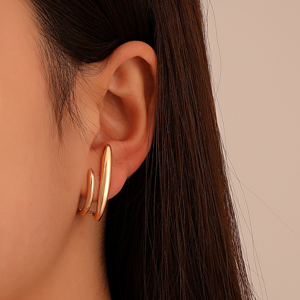 Cross-border European and American creative alloy geometric stud earrings, women's ins personalized, simple and irregular C-shaped earrings, fashionable earrings full figure
