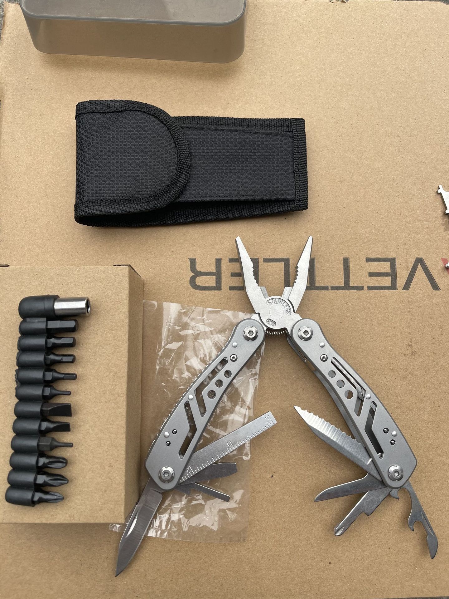 Multi-functional pliers, outdoor camping survival multi-purpose JEEP tools, portable knife, stainless steel folding multi-functional gift undefined