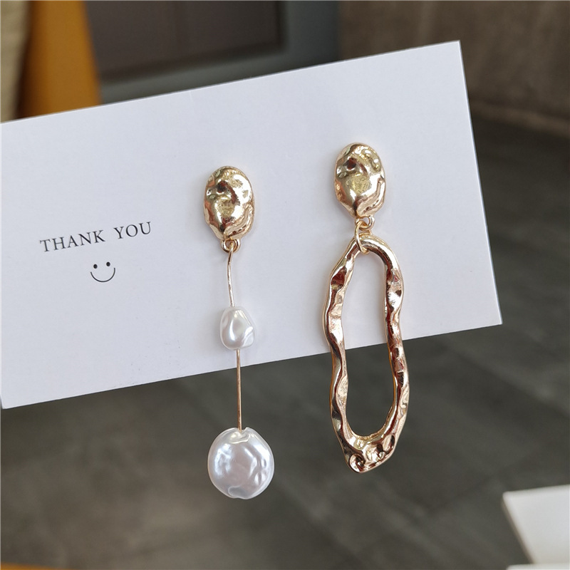S925 Silver Needle Geometric Baroque style pearl stud asymmetrical earrings, personalized and irregular fashionable earrings Application Scenario