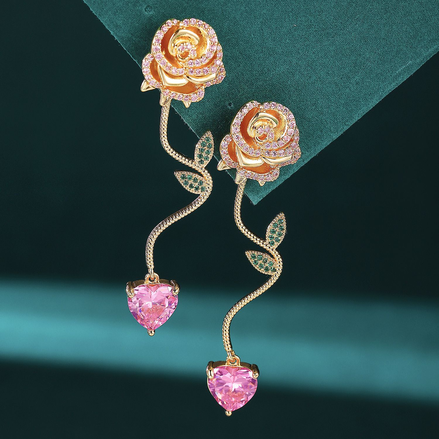 New cross-border diamond-encrusted rose earrings for women, French light luxury creative design, heart-shaped camellia stud earrings, trendy details Picture