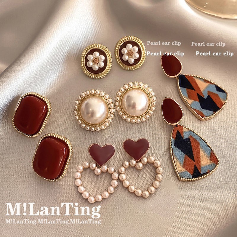 Light luxury and high-end autumn and winter earrings, women's style, trendy ear studs, niche Douyin bestsellers, wholesale earrings full figure