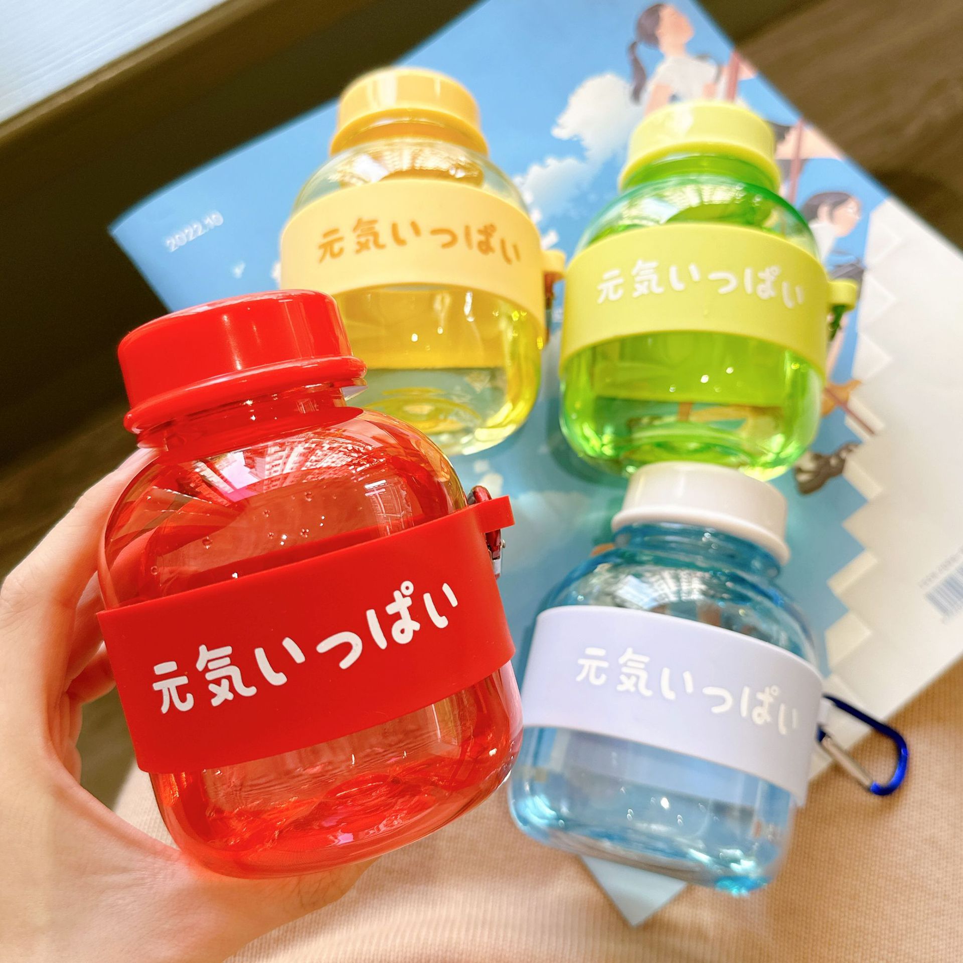 Small pocket water cup, small-capacity portable mini plastic cup, Japanese student-style fun direct drinking ins cup gift Specification drawing