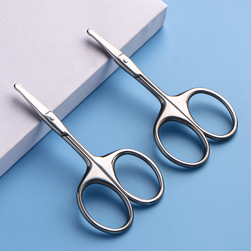 Round-headed nasal hair small scissors trimmer, stainless steel manual, no nasal injury, washable, beauty, eyebrow shaping, eyelash makeup Application Scenario