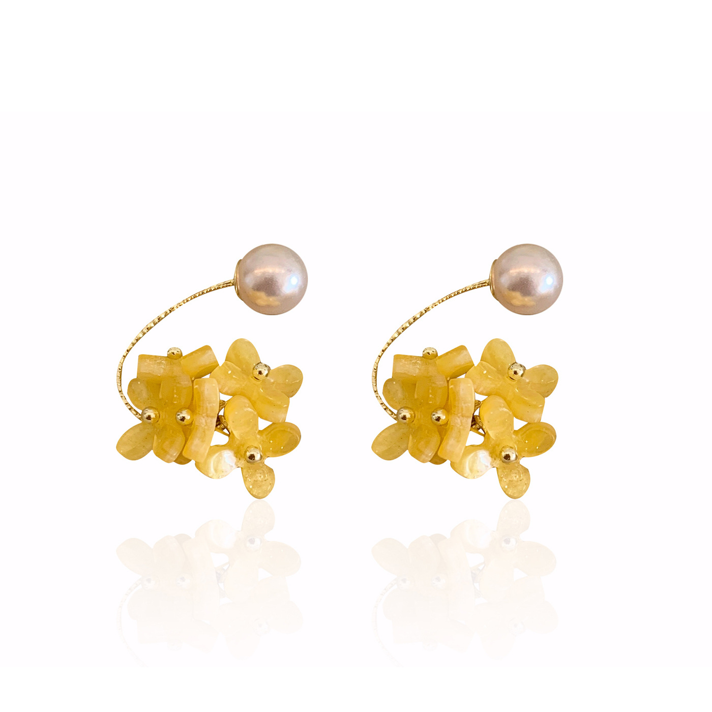 Spring and summer magnolia pearl resin earrings, with a light luxury and high-end feel, sweet and niche design, and a girlish heart, are exquisite earrings Item Picture