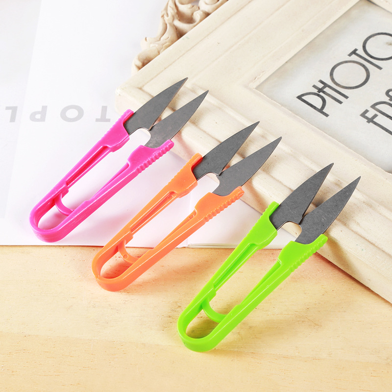 New cross-stitch colored scissors, plastic small scissors, yarn scissors, small scissors, plastic handle, yarn scissors, U-shaped scissors full figure