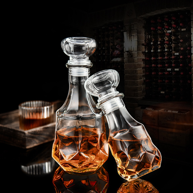 Creative home wine bottles, foreign wine bottles, crystal glass, red and white wine bottles, thick empty bottles, vodka bottles, wine sets details Picture