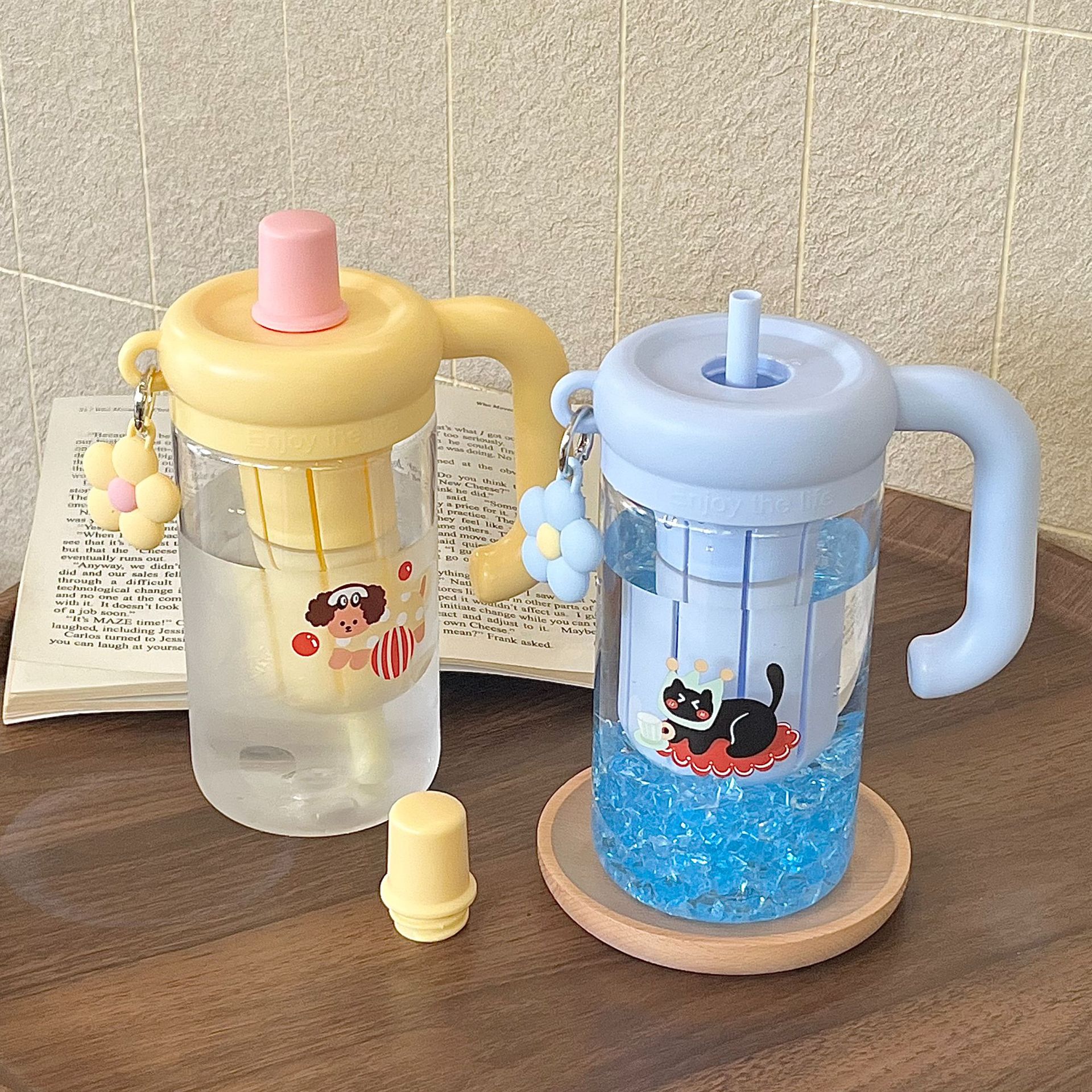 ins2025 New portable cup with handle, a cute water cup with high appearance level for girls, a plastic cup with tea and water separation in summer Specification drawing