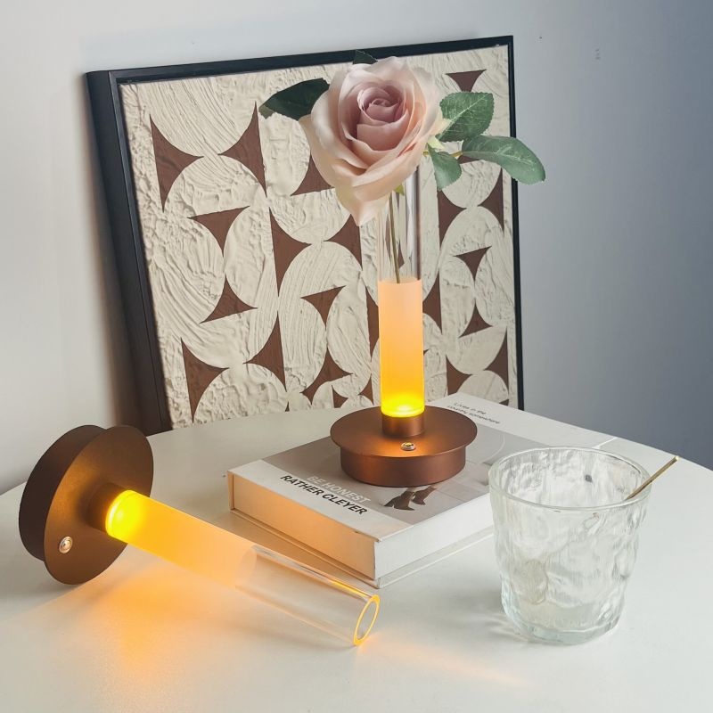 A vase with a lantern in it Specification image