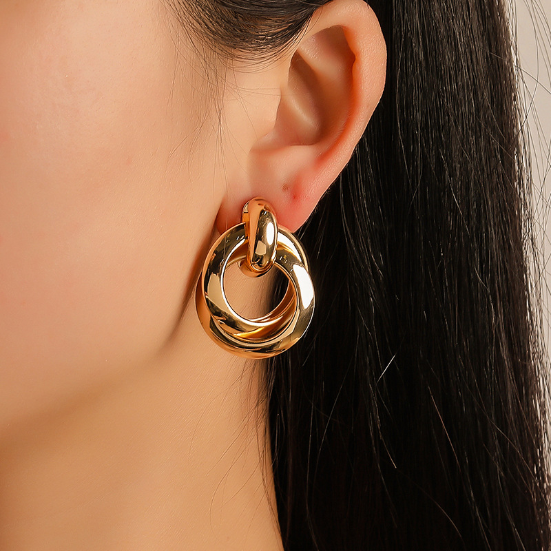 New European and American fashion exaggerated circle stud earrings, punk style geometric earrings, cross-border supply of metal earrings wholesale full figure