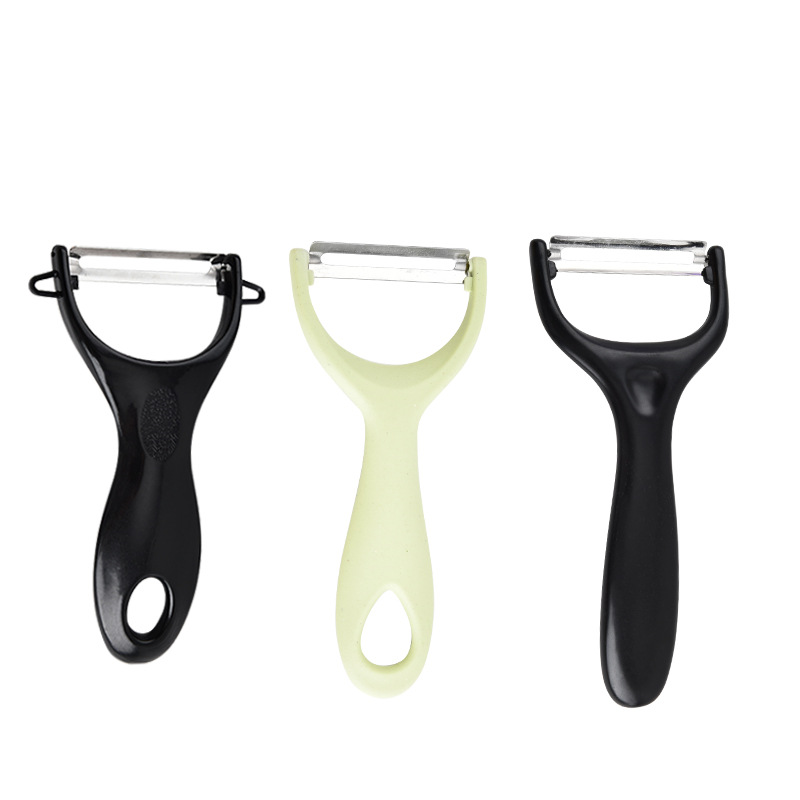 A variety of sharp stainless steel peelers for the kitchen, including melon peelers, fruit peelers, potato peelers and kitchenware Item Picture
