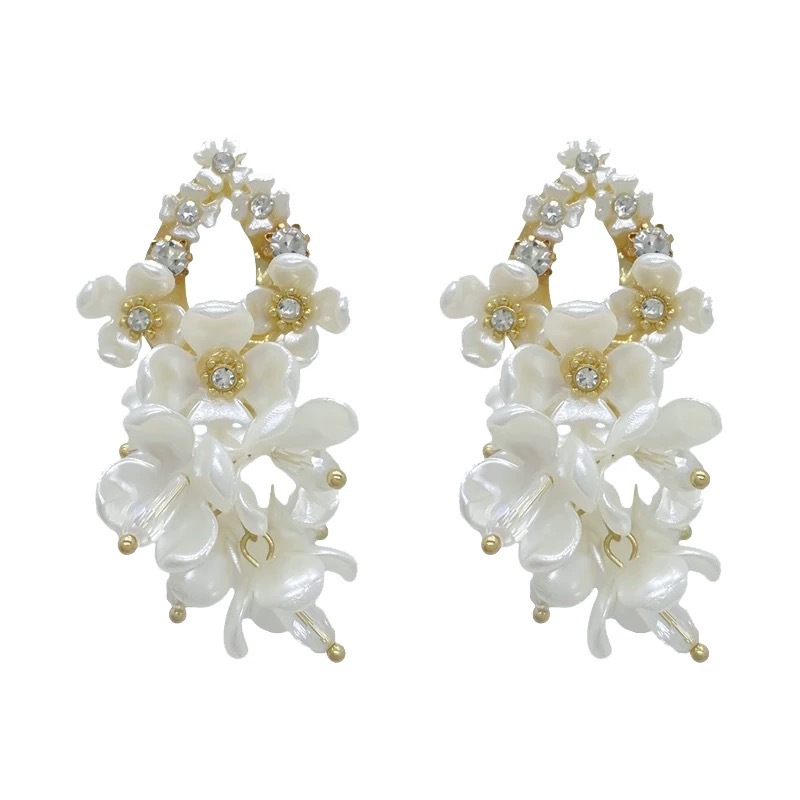 Jasmine Waterfall, a super fairy-like French retro flower zircon tassel earring, exudes a light luxury and high-end sophistication with a unique design style Item Picture