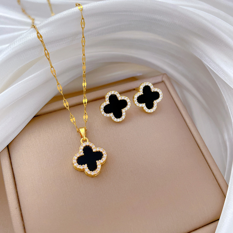 【 Titanium Steel 】 Four-leaf Clover Necklace and earrings Set, light luxury, micro-inlay, personalized and elegant banquet earrings and Necklaces combination full figure