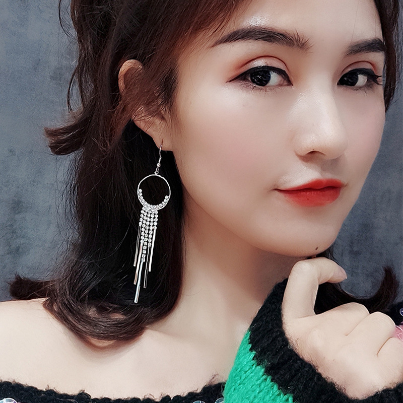 Fashionable accessories, super ethereal and exquisite tassel earrings, summer high-end, temperament, personality, versatile earrings, women's accessories from Yiwu Application Scenario
