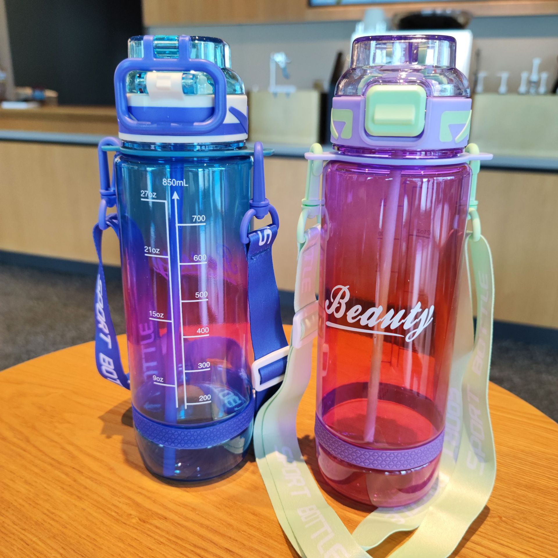 Large-capacity portable backpack, duckbill straw cup, plastic water cup, high appearance level, simple sports water bottle, student back-to-school season Application Scenario