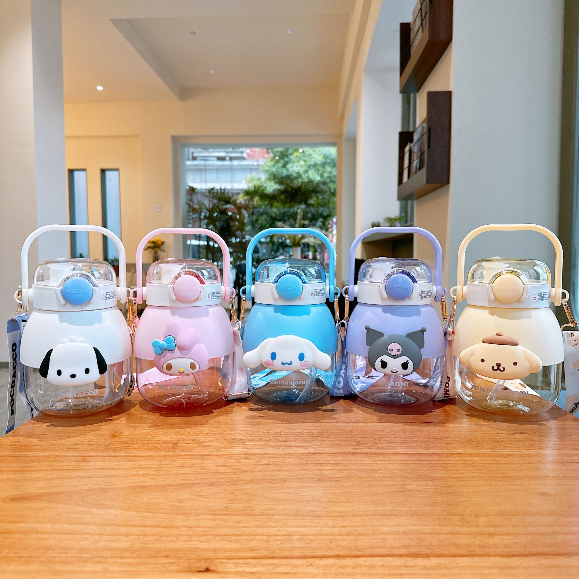 Sanrio official large-bellied cup portable high appearance level student large-capacity female double-drinking tritan plastic straw cup details Picture