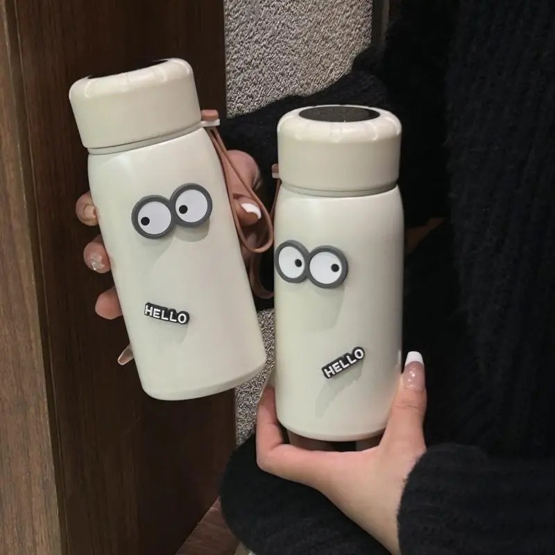 The 2024 new style cup on Instagram features a high level of appearance. It is a simple Korean-style niche tea and water separation brewing cup that is portable, shockproof and cute Application Scenario
