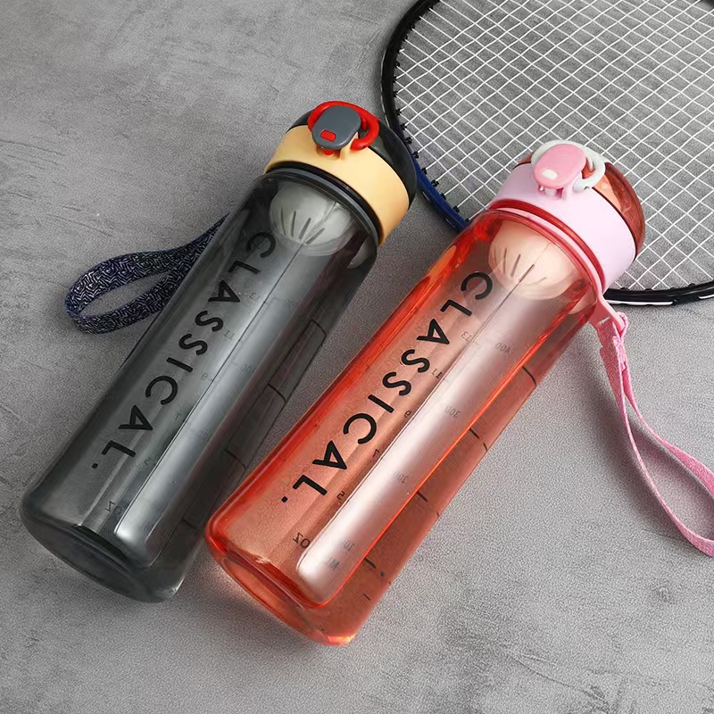 This popular outdoor sports water cup is made of plastic with a handle, a lock, and is sealed to prevent leakage. It is portable and has a high level of appearance Application Scenario