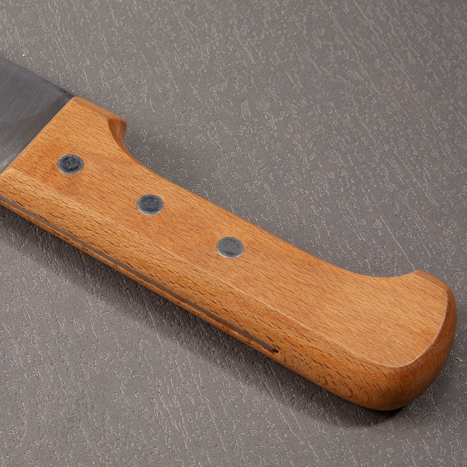 Factory stock: 6-inch beech wood small lamb knife, stainless steel wooden handle, kitchen multi-purpose knife, hotel commercial slaughterhouse meat slicer Application Scenario