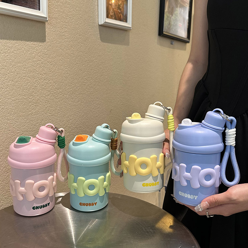 Fashionable and fresh water cup, cute children's plastic cup, high appearance level, double-drinking straw water cup, rural feng shui cup full figure