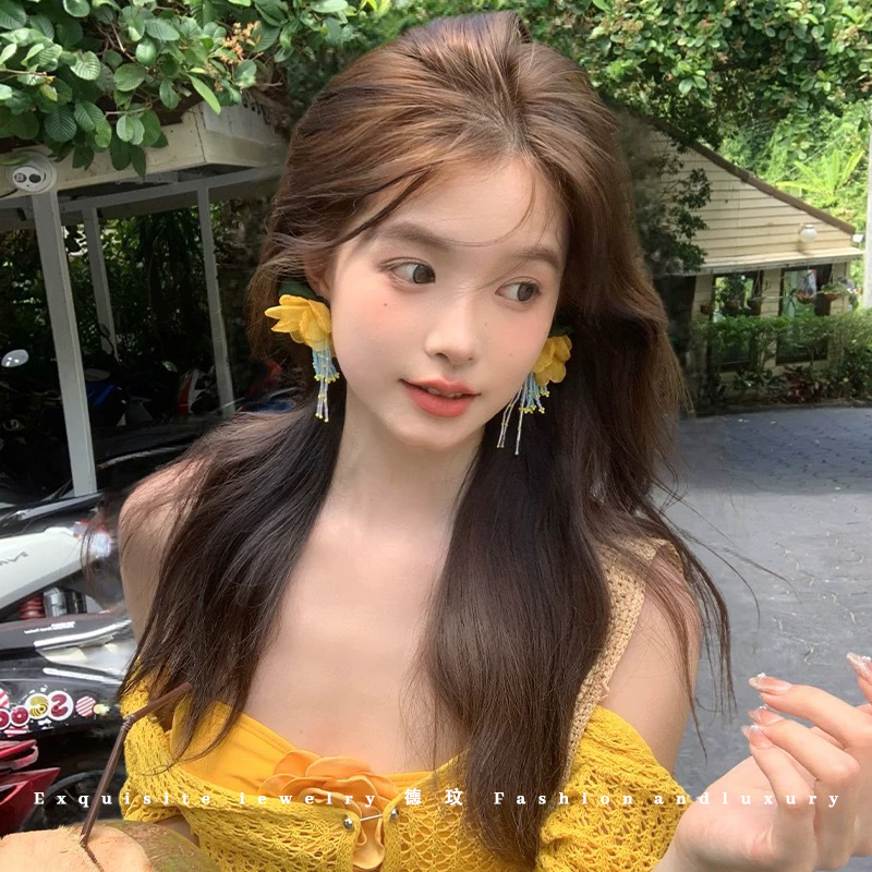 Super fairy yellow mesh earrings, women's vacation wind and snow woven sweet stud earrings, atmosphere, seaside high-end style, elegant earrings Specification drawing