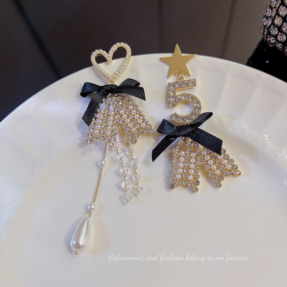 Heart-shaped bow tassels, super ethereal and dazzling earrings, women's niche design sense, high-end and elegant ear clips, ins style earrings details Picture