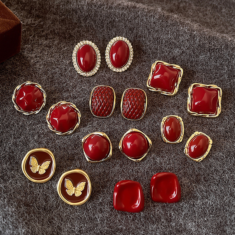 Ankela wine red retro Hong Kong-style ear clips, no ear piercings, feminine and high-end pearl earrings, stud earrings and other accessories full figure