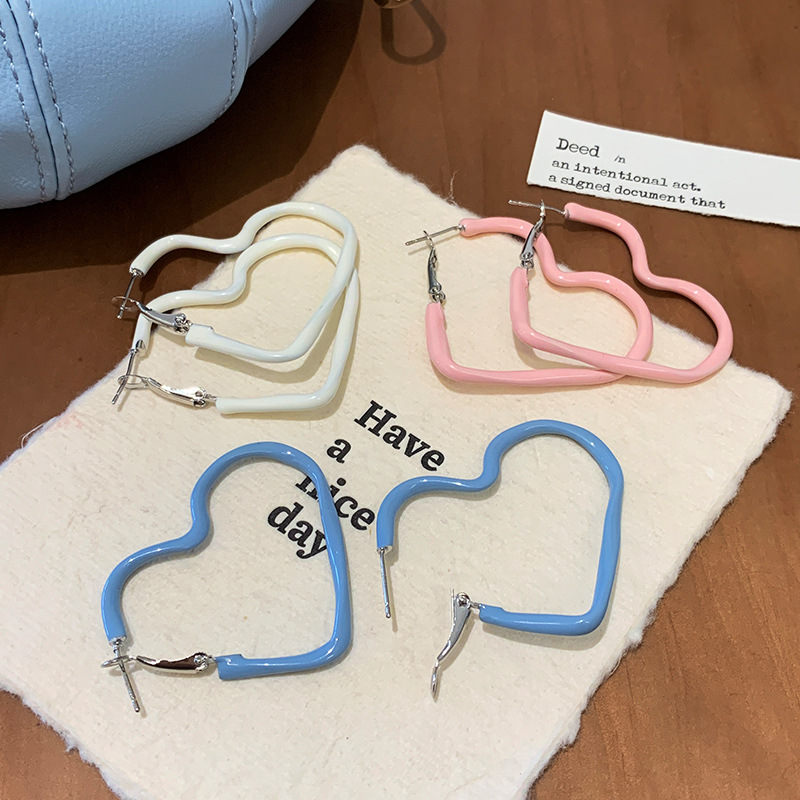 Fresh and cute Morandi heart cream large ear rings with silver needles for women, sweet and lovely Korean spring and summer colorful earrings full figure