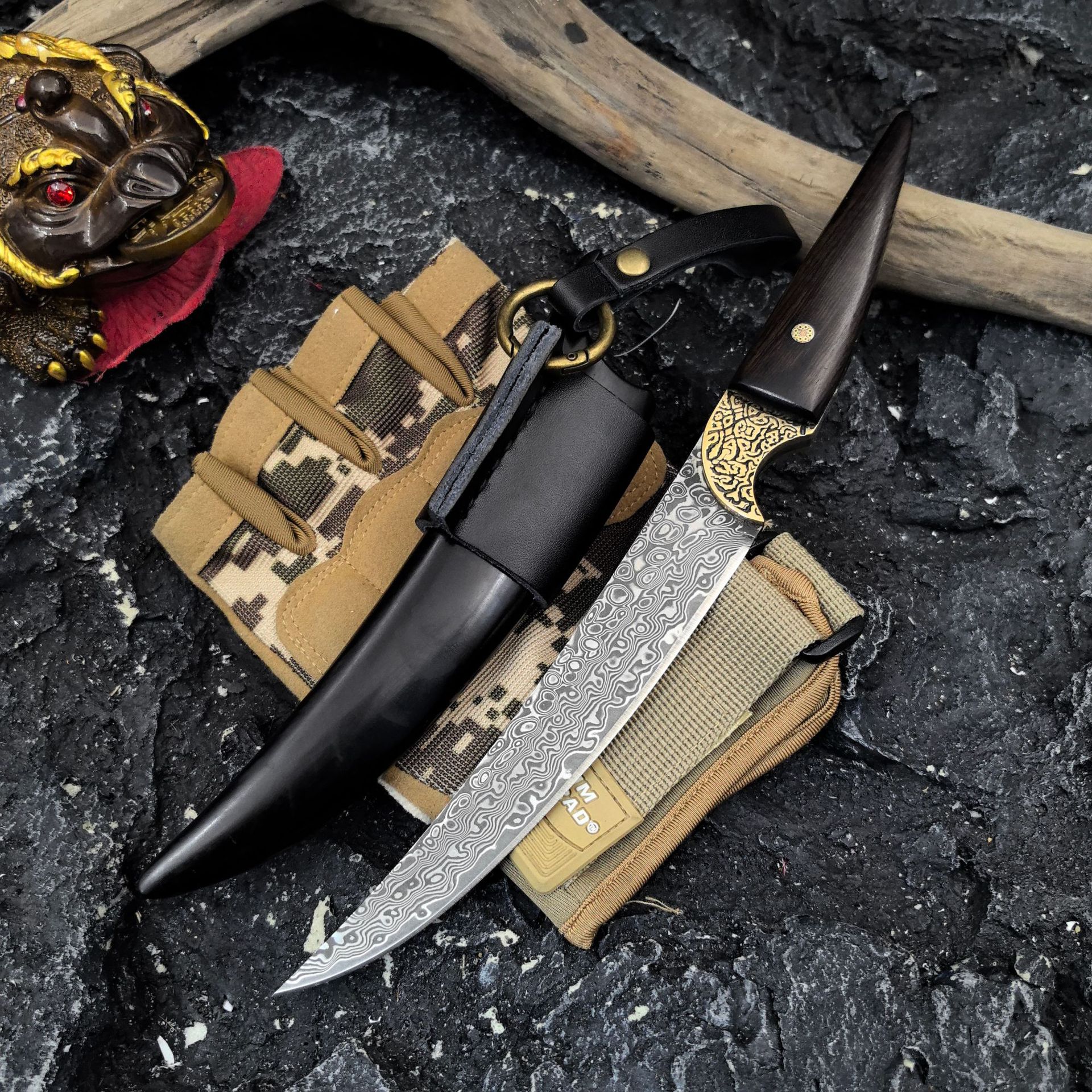 【 Xuan Yue 】 High-end collectible and gift-giving Damascus steel straight knife, one-piece keel, ebony handle, carved brass undefined