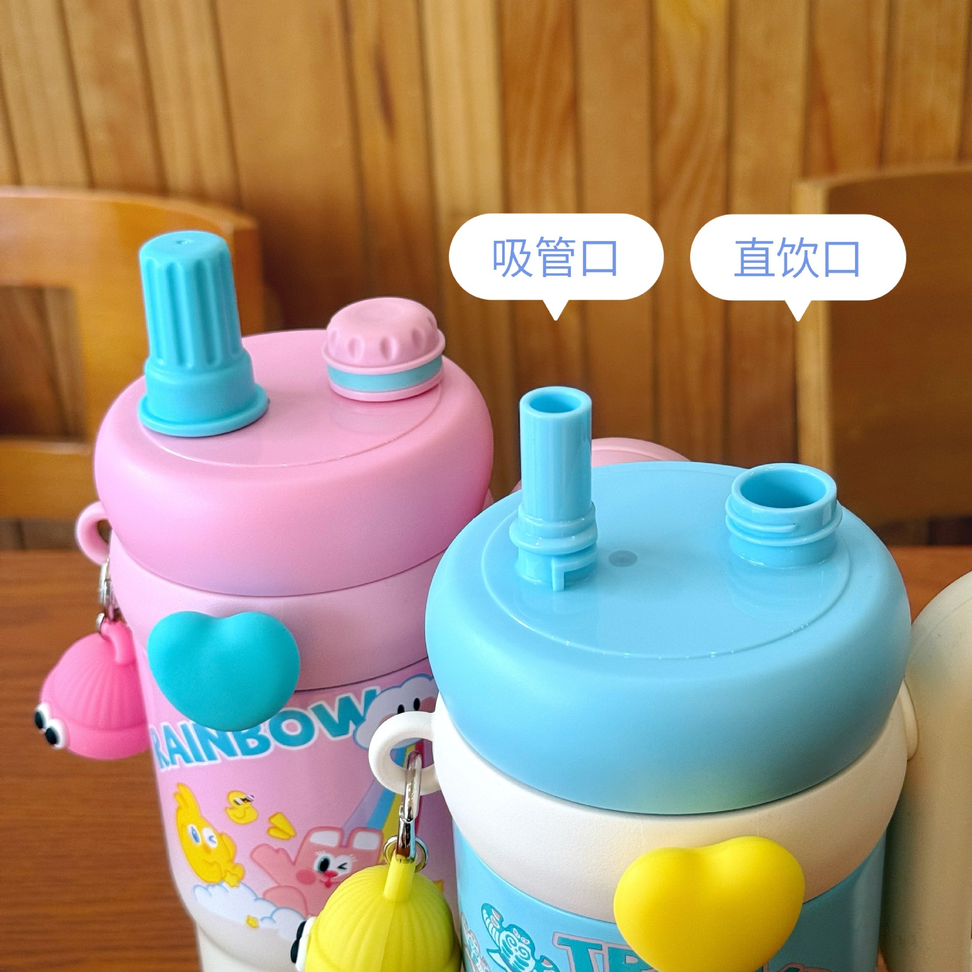 The new cute rabbit cartoon character handle cup has a high appearance level, a student straw cup, and a large-capacity portable ice cube cup Application Scenario