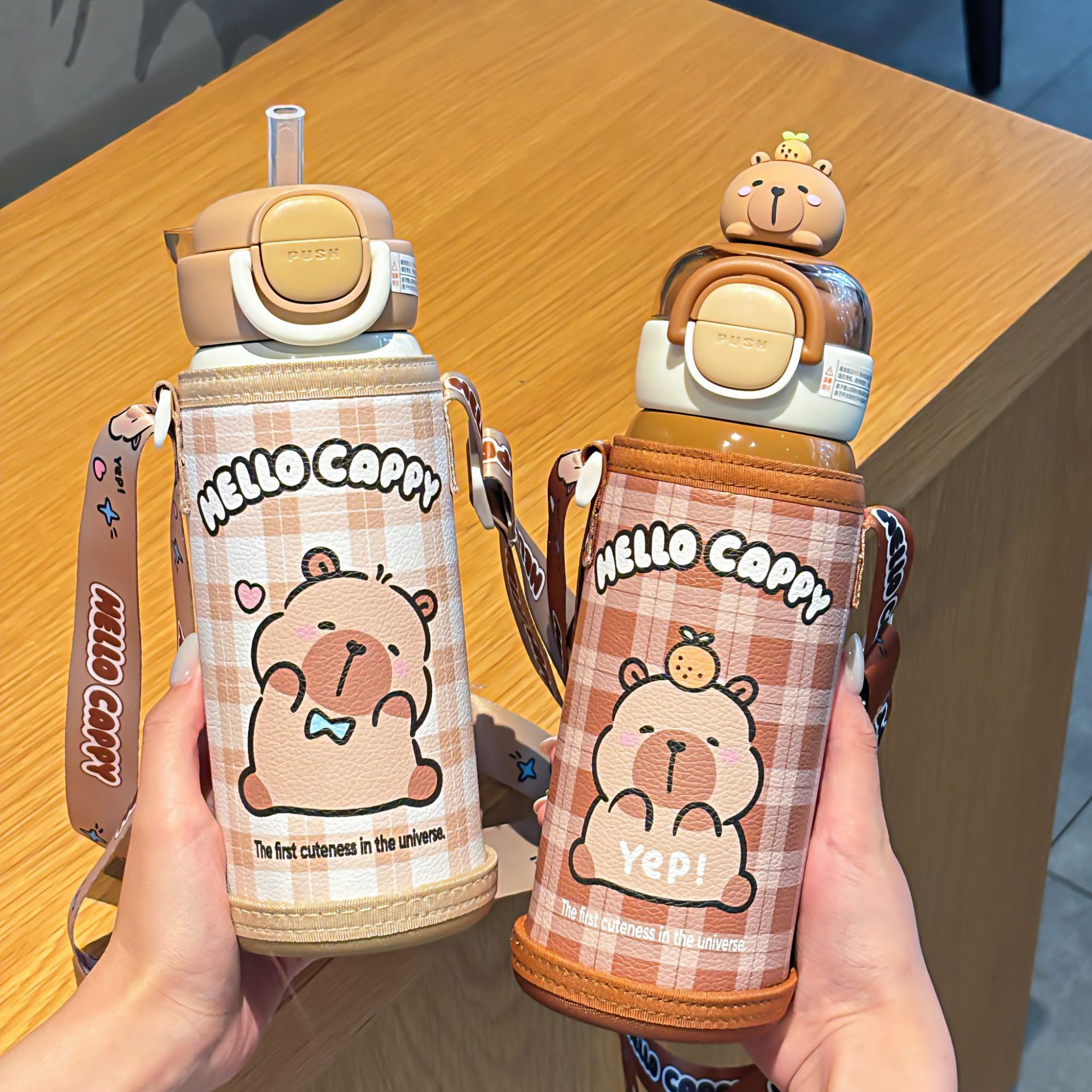 The cute Kapi Barraga-patterned insulated cup has a lockable and adjustable cup string, making it a portable double drinking cup Specification drawing