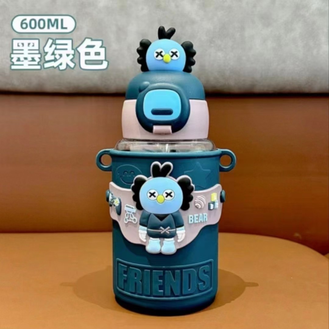 Children's doll water cup, strawberry bear plastic cup, student cute cartoon straw cup, baby anti-drop portable carrier details Picture
