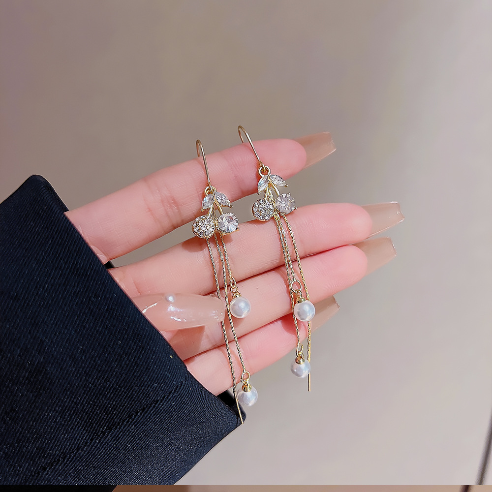 Fashionable and elegant, exquisite cherry ear thread, high-end autumn and winter, long tassel pearl earrings, versatile and personalized earrings for women Specification drawing