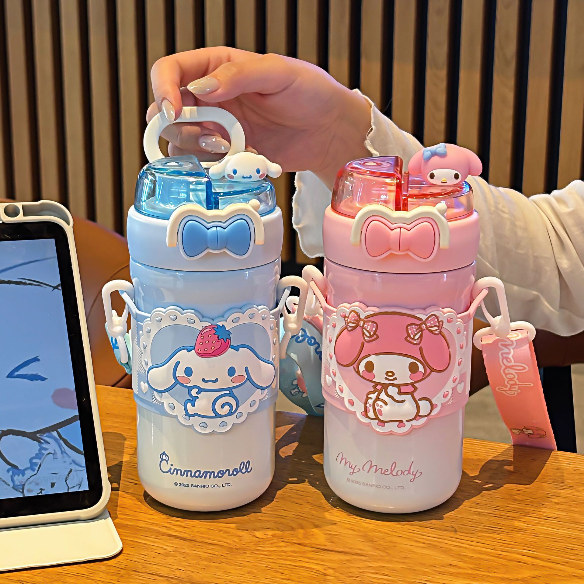 Cute Sanrio Family series bow student thermos cup, one double-drinking adjustable cup rope drinking cup Specification drawing