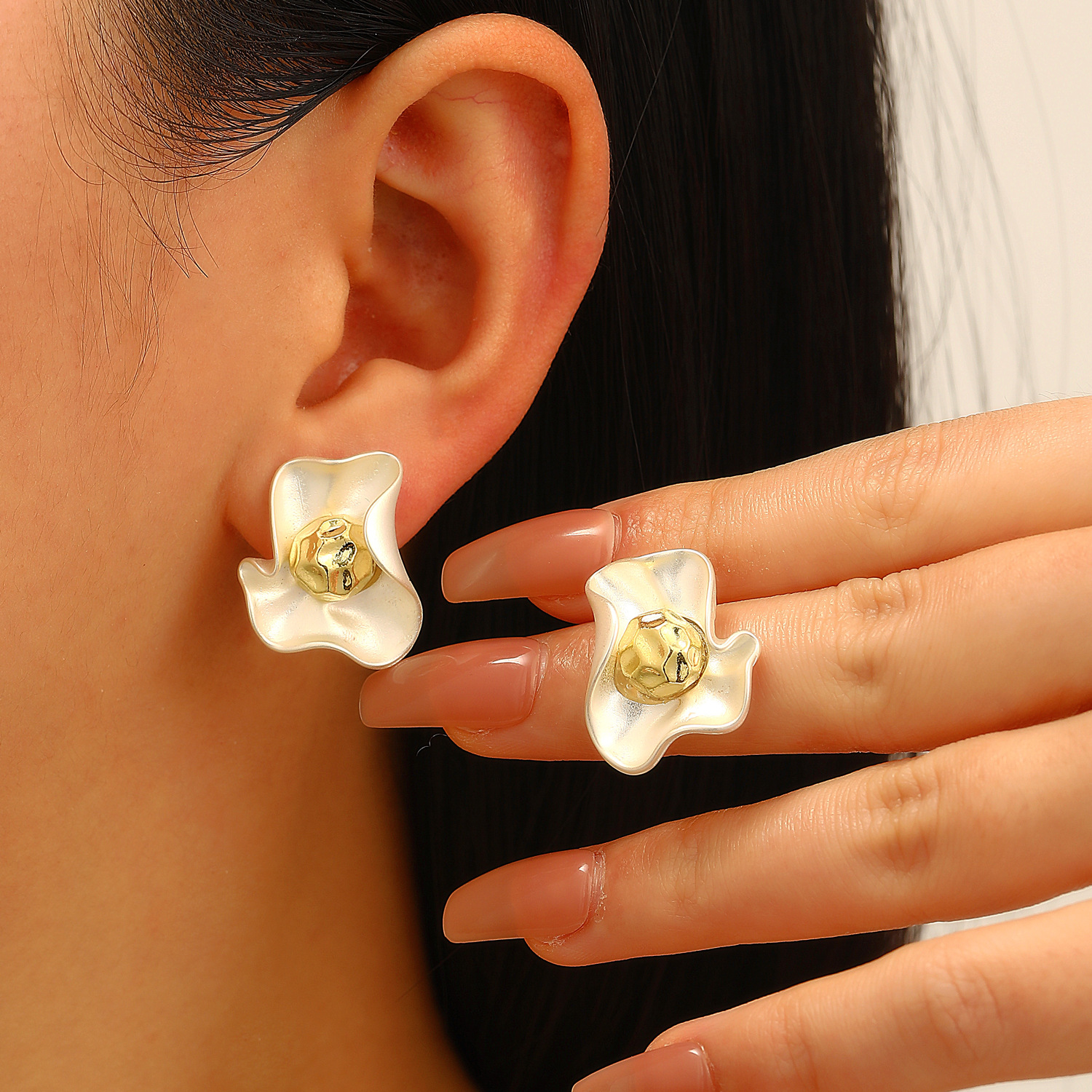 Super Fairy osmanthus pearl earrings for women, sweet and gentle, niche design earrings, gentle and retro, versatile, face-enhancing and slimming earrings details Picture