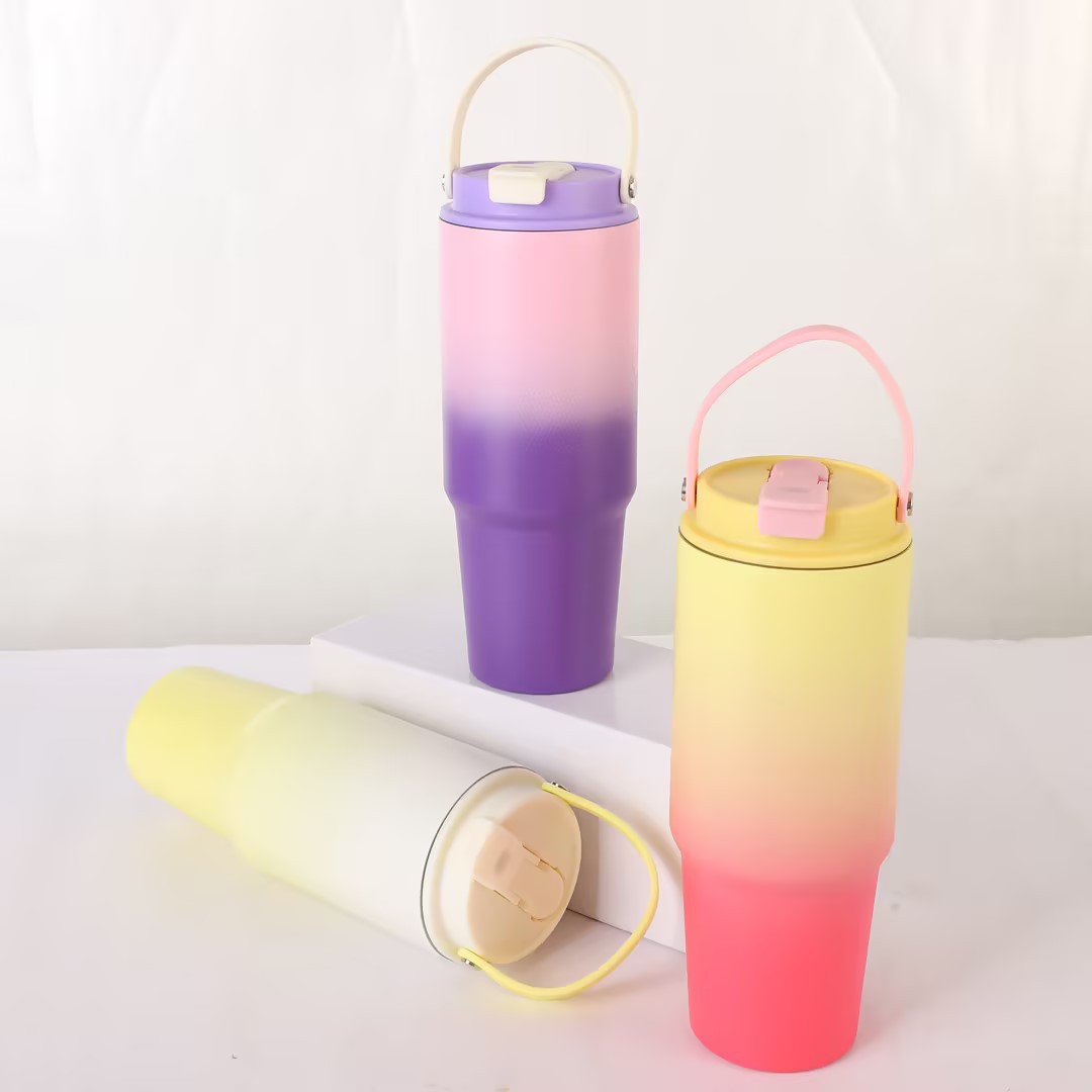 Cross-border 30oz car cup, large-capacity double-drinking straw cup, portable gradient hand-held car cup, outdoor sports water cup Application Scenario