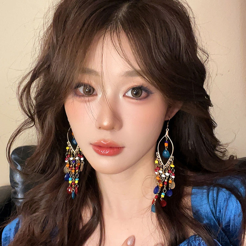 Retro ethnic style feather long earrings, women's niche design sense tassel elegant earrings, fashionable earrings and ear hooks Specification drawing