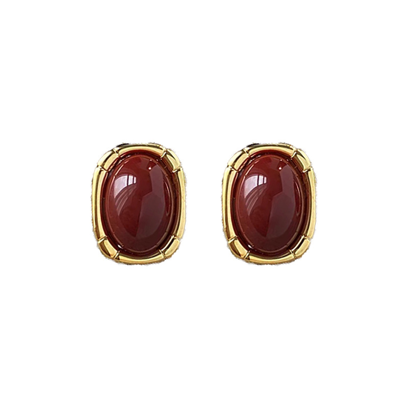 Retro Hong Kong-style Ankela red stud earrings for women, exuding a sense of high-end simplicity and elegance. 2024 new best-selling earrings Item Picture