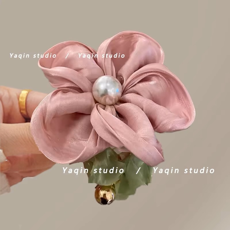 Spring atmosphere ~ Flower pearl hair band! 2025 New high-end large intestine hair band, ethereal and elastic women's hair tie for summer Application Scenario