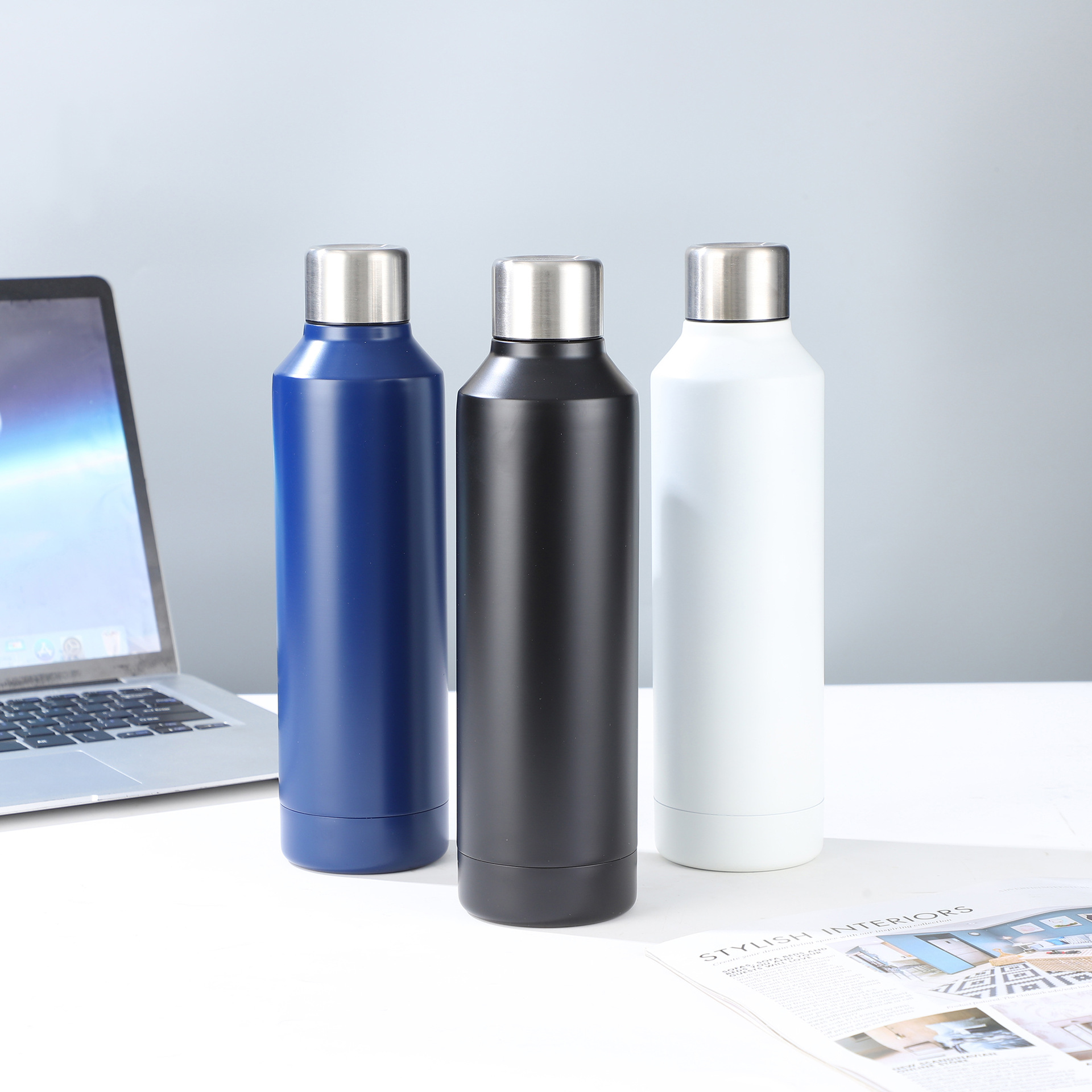 Simple 304 stainless steel insulated cup, outdoor portable large-capacity sports water bottle, car portable small-mouthed cola bottle full figure