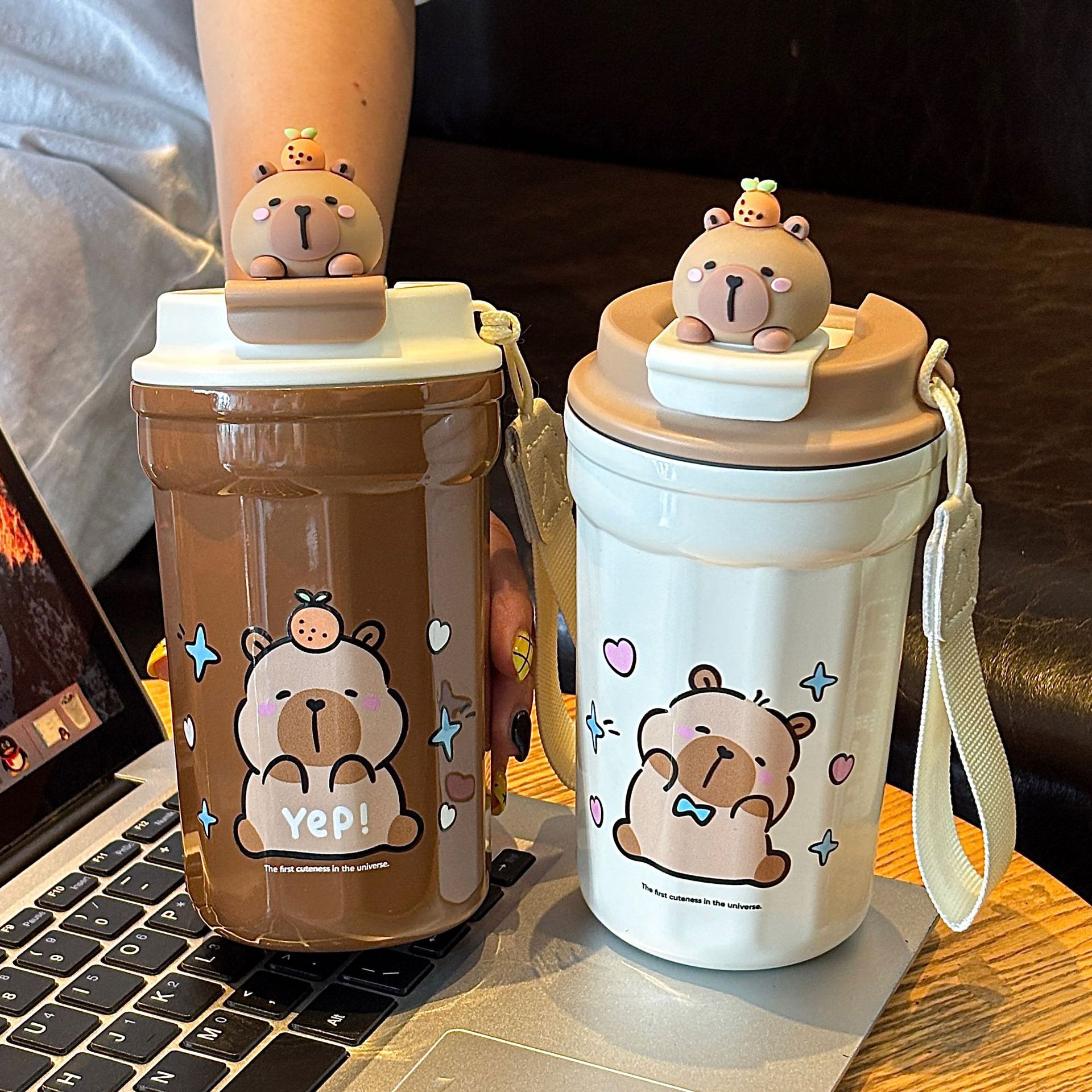 Capibara student portable coffee thermos cup, sturdy handle, independent figurine, direct drinking cup mouth, water cup details Picture
