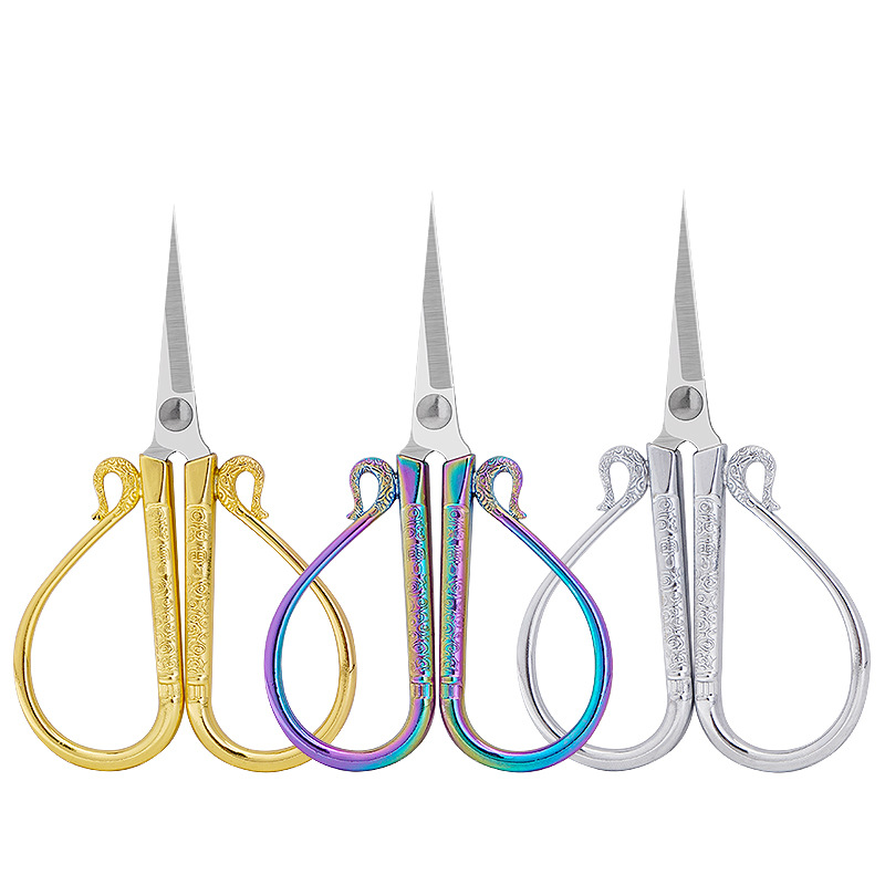 Stainless steel retro carved cloud pattern ancient-style scissors, Chinese retro flower style household straight-head scissors Item Picture
