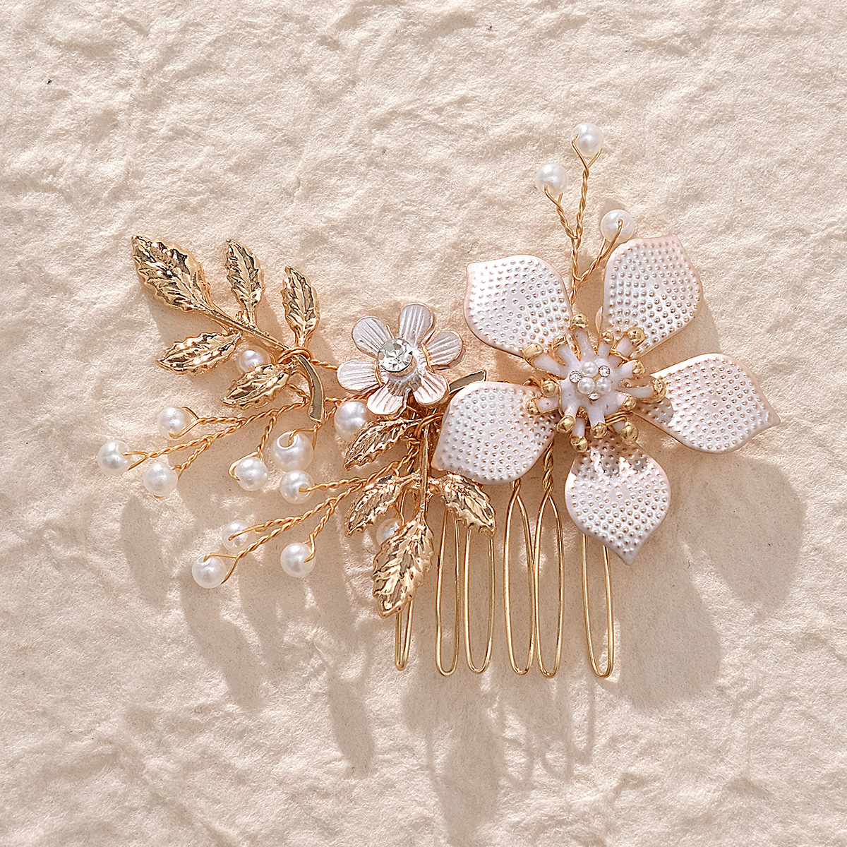 New European and American wedding accessories: Fashionable and elegant pearl comb, wedding dress accessories, alloy flower bridal hair comb Specification drawing