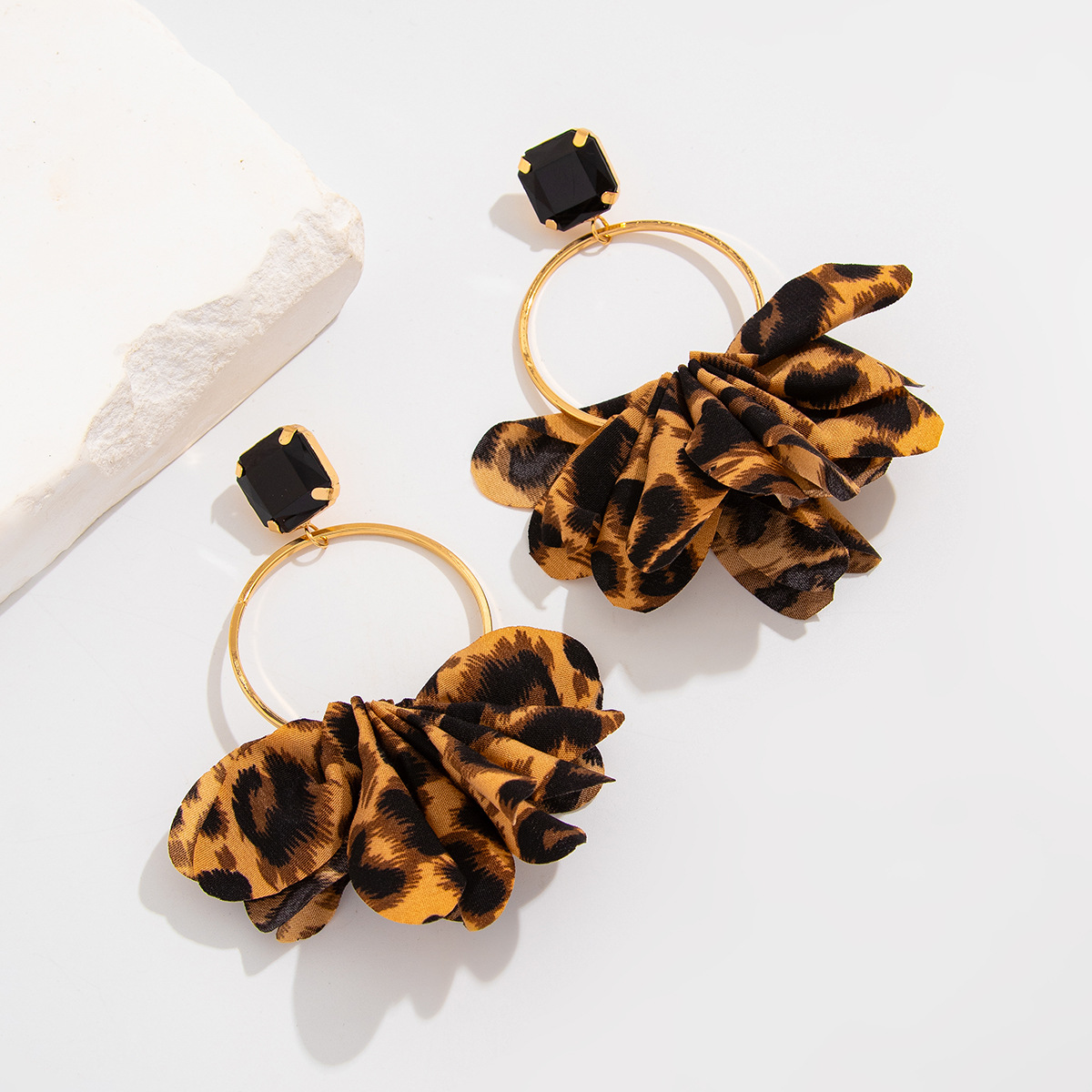 Leopard print earrings punk retro earrings European and American personality geometric large stud fabric polka dot print earrings Application Scenario