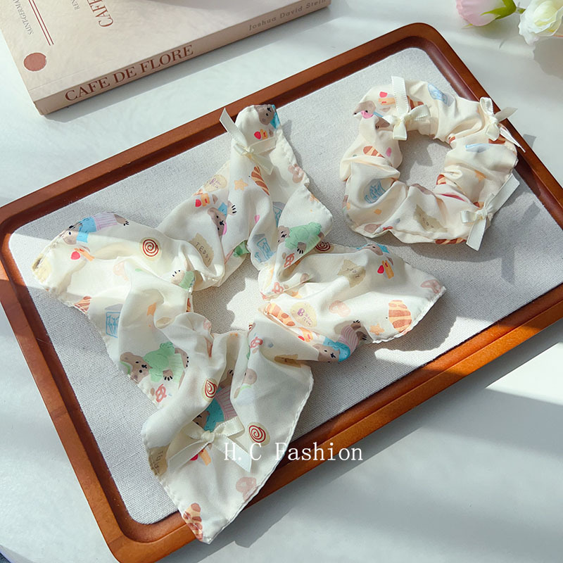 Sweet and creamy little bear large intestine hair band, cute girl square headscarf, hair tie, French low ponytail tie, hair band accessory Application Scenario